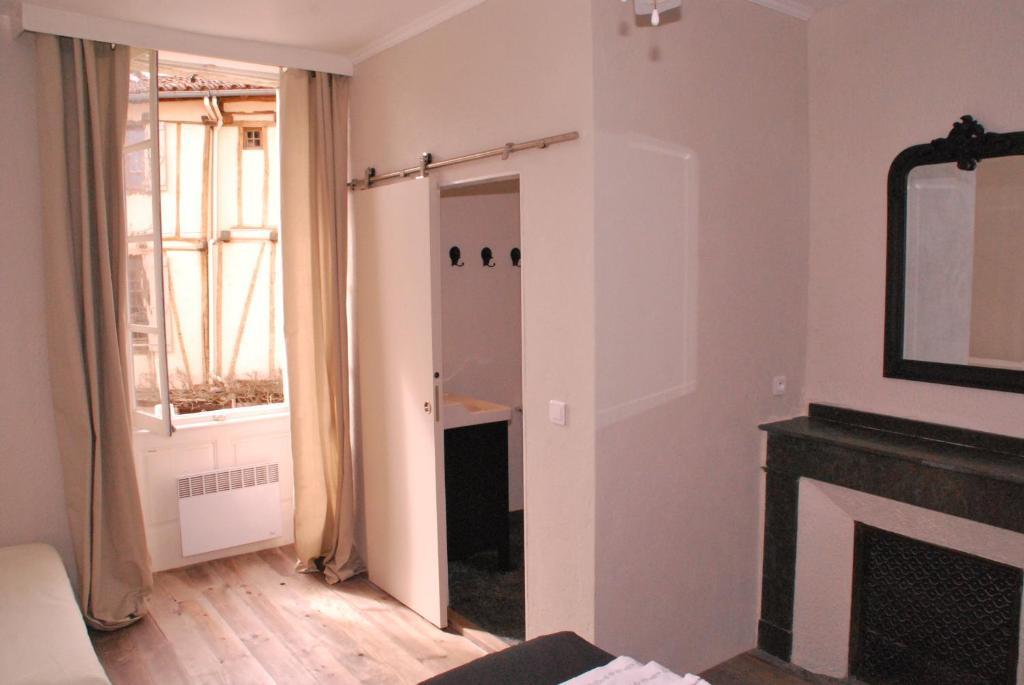 La Maison Au Puits Cordes-sur-Ciel Rom bilde